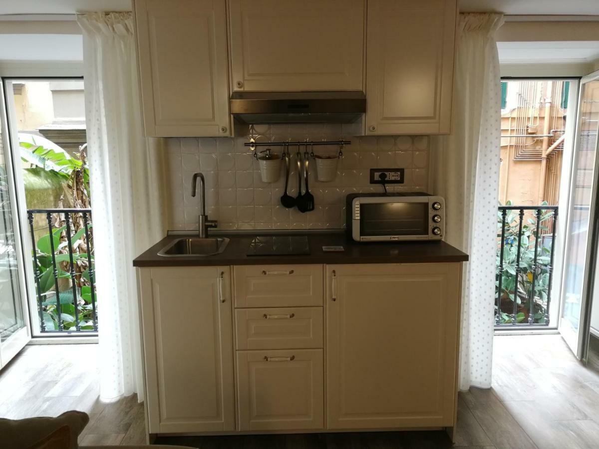 Casa Di Gio - Duomo Apartment เนเปิลส์ ภายนอก รูปภาพ
