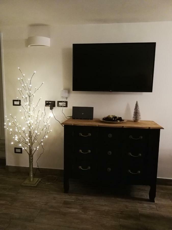 Casa Di Gio - Duomo Apartment เนเปิลส์ ภายนอก รูปภาพ