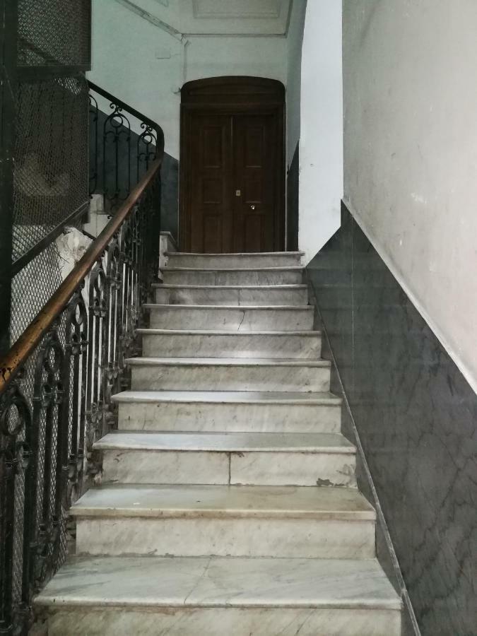 Casa Di Gio - Duomo Apartment เนเปิลส์ ภายนอก รูปภาพ