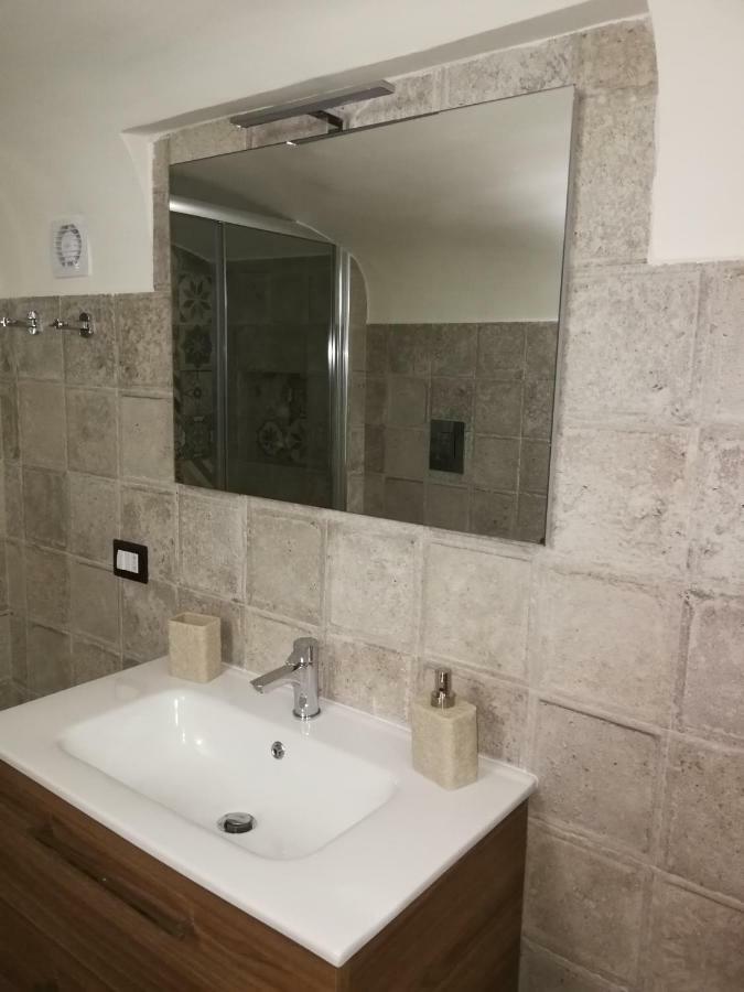 Casa Di Gio - Duomo Apartment เนเปิลส์ ภายนอก รูปภาพ
