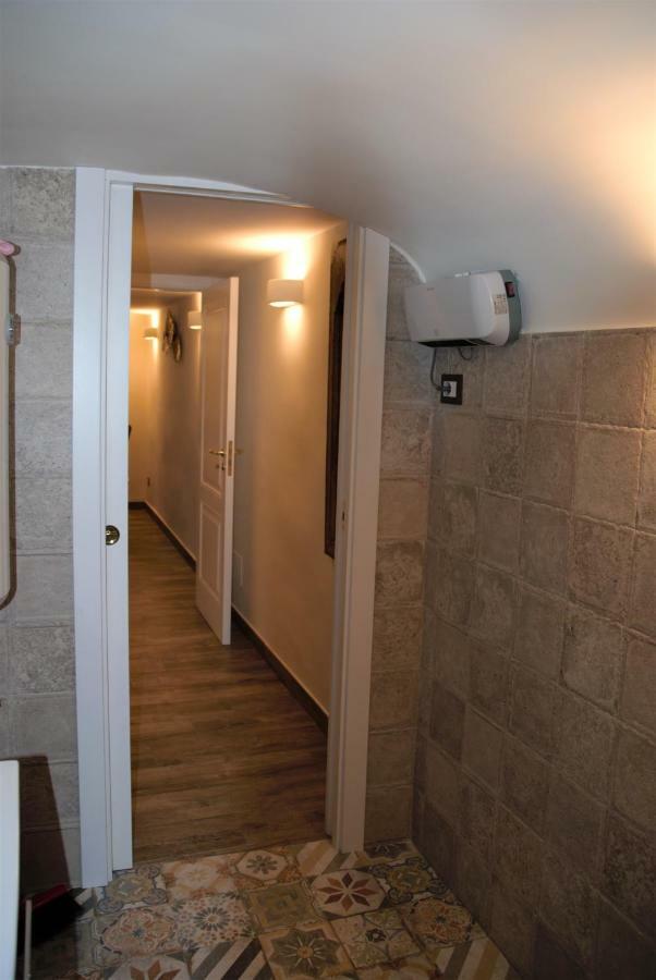 Casa Di Gio - Duomo Apartment เนเปิลส์ ภายนอก รูปภาพ