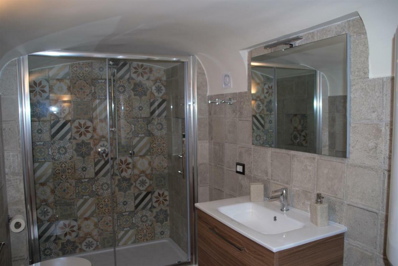 Casa Di Gio - Duomo Apartment เนเปิลส์ ภายนอก รูปภาพ
