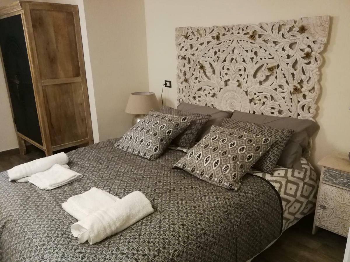 Casa Di Gio - Duomo Apartment เนเปิลส์ ภายนอก รูปภาพ