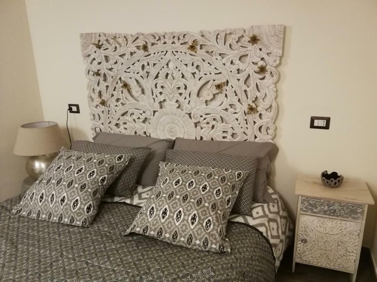 Casa Di Gio - Duomo Apartment เนเปิลส์ ภายนอก รูปภาพ
